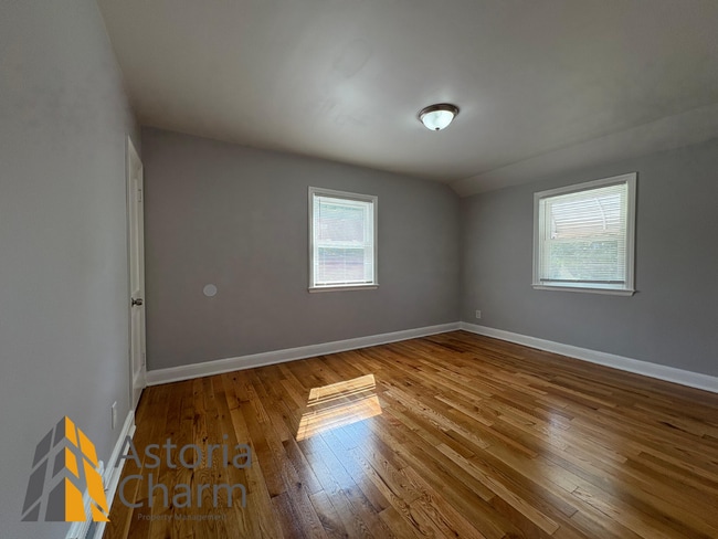 Building Photo - Warm & Welcoming 3 Bed, 2 Bath Home with C...