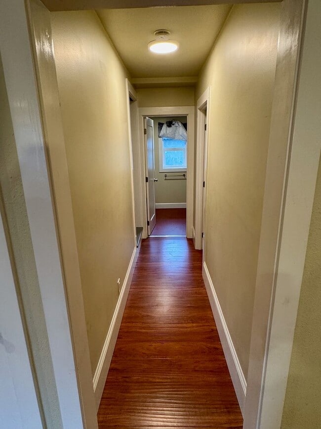 Building Photo - Updated 3BR Home w/ Huge Storage Basement – Prime Portland Location!