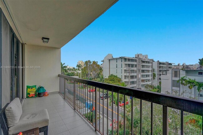 Building Photo - 9300 Bay Harbor Terrace