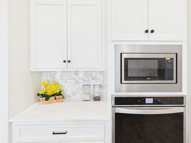 Building Photo - Stunning New Construction 4 Bed 3.5 Bath- ...