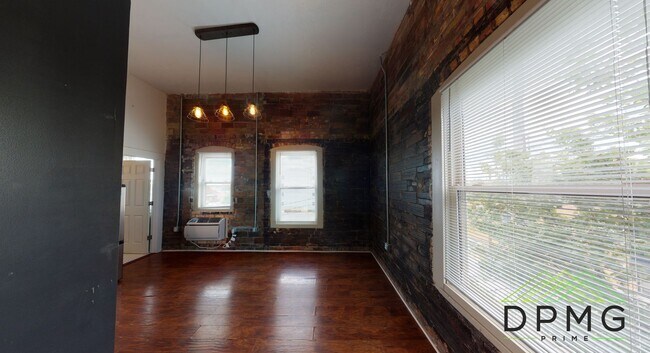 Building Photo - 108 S Hosmer St