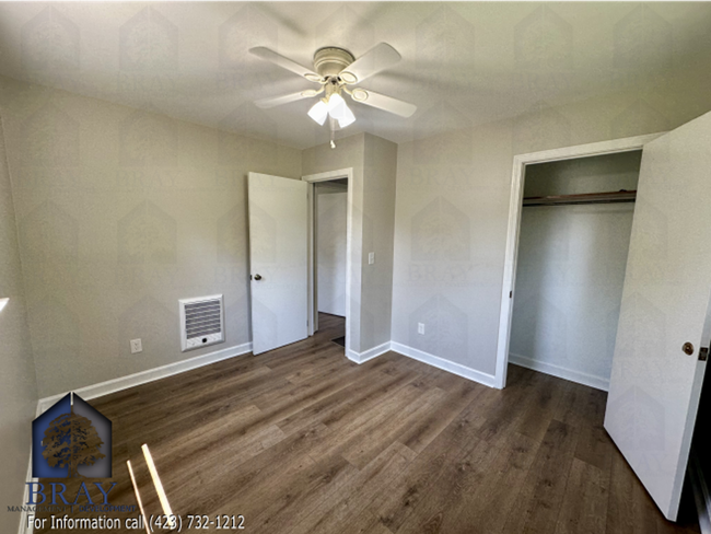 Building Photo - One level living with scenic views