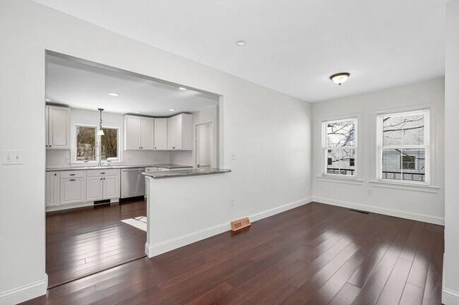 Building Photo - 12 Broadway St