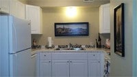 KITCHEN - Aspen Way Apartments