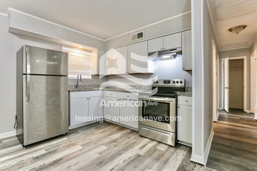 Building Photo - 7001 Eddy Ln