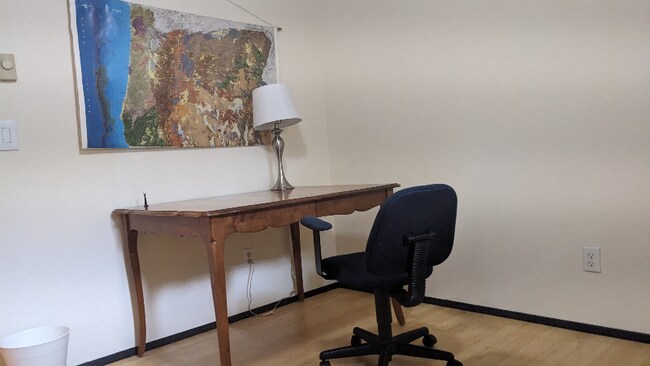 Building Photo - 1524 NE Junior St