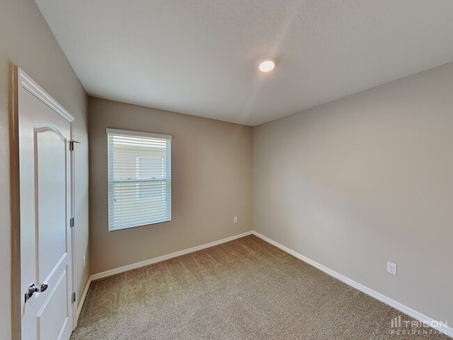 Building Photo - 518 Squires Grove Dr