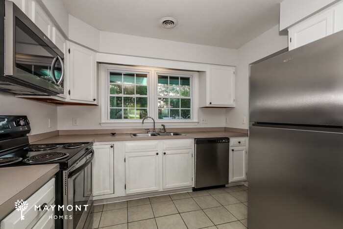 Building Photo - 213 Berkshire Dr