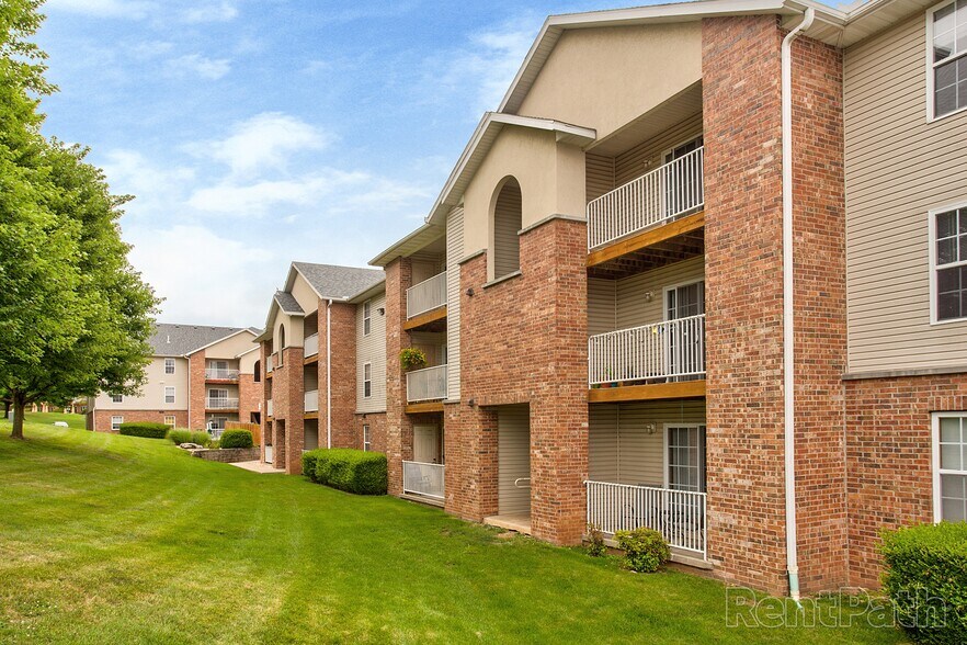 Quail Creek Apartments 1450 W Lark St Springfield MO 65810