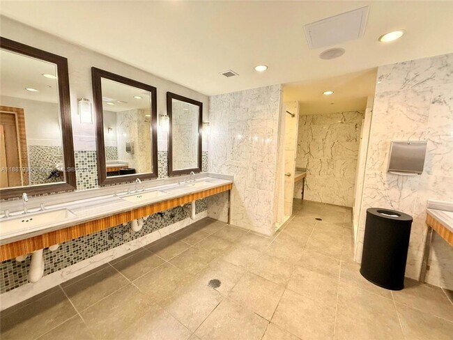 Building Photo - 253 NE 2nd St