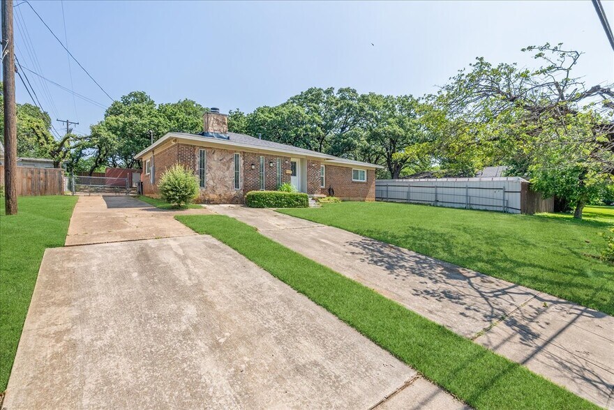 Primary Photo - 2513 Rodeo St