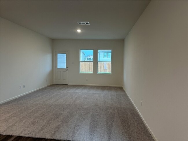 Building Photo - 129 Three Chimneys Ln