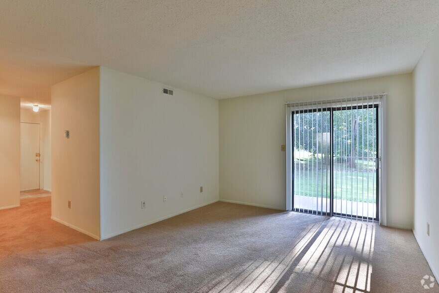 Primary Photo - Bent Oak Apartments