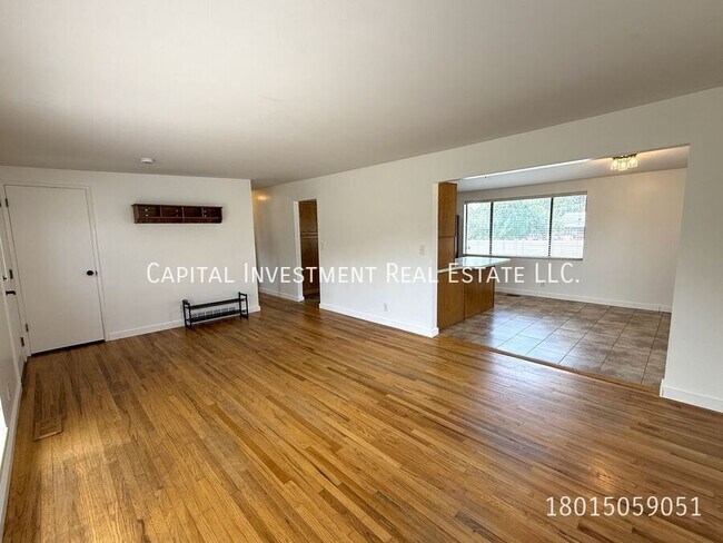 Building Photo - 1047 E 5235 S