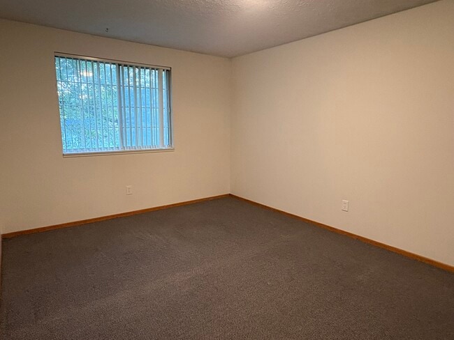 Building Photo - 1543 Hubbard Rd