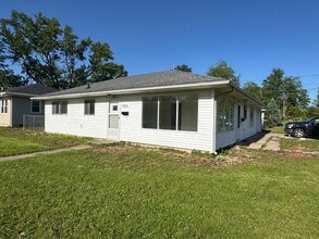 Building Photo - 1315 N Vermilion St