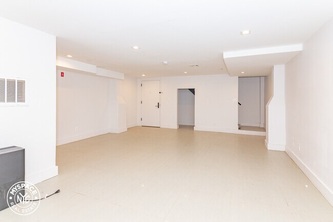 Building Photo - 1582 Prospect Pl