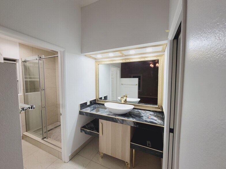 Building Photo - 28045 Magic Mountain Ln