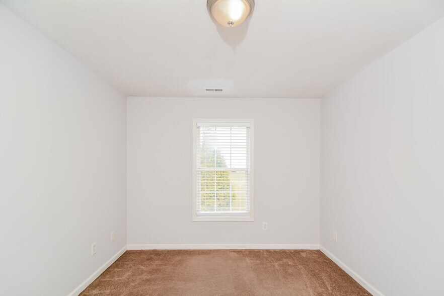 Building Photo - 3729 Chancellorsville Ct