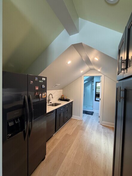 Building Photo - 216 S Sugan Rd