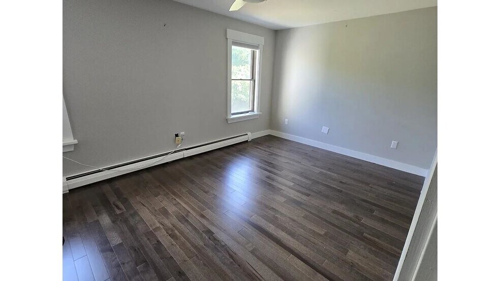 Building Photo - 155 Echo Ave
