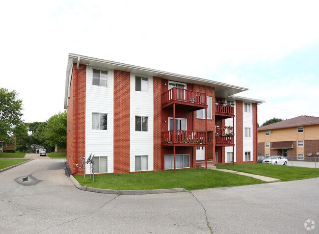 Building Photo - 307-309 NE Trilein Dr