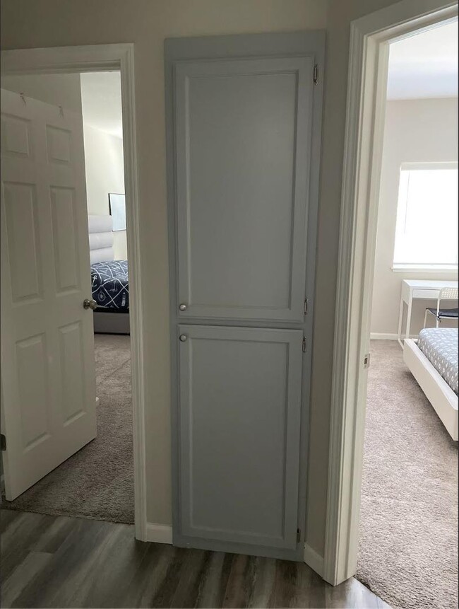 Building Photo - 1143 Greene Terrace