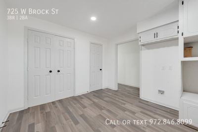 Building Photo - 725 W Brock St