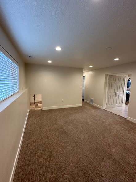 Building Photo - 2687 W 220 N