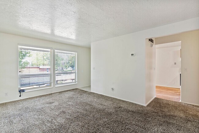 Building Photo - 350 E
