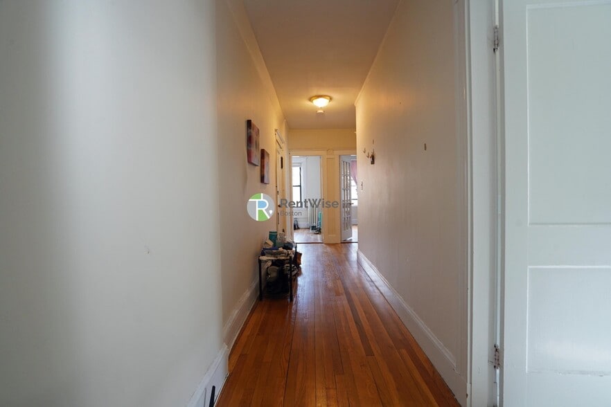 Building Photo - 39 Clinton St