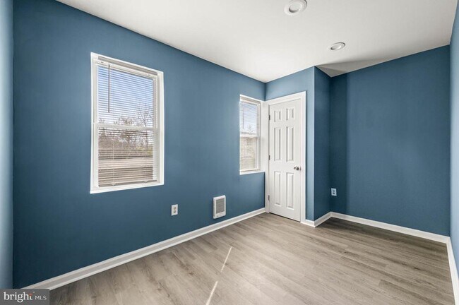 Building Photo - 1510 W York St