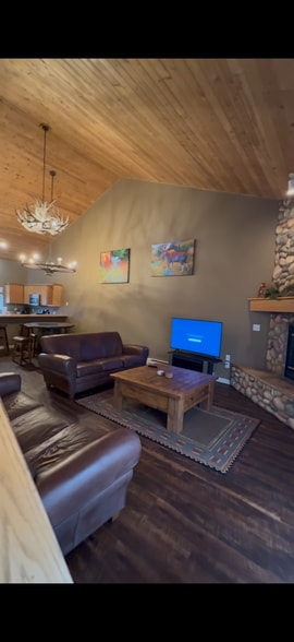 Building Photo - 130 Starlight Dr