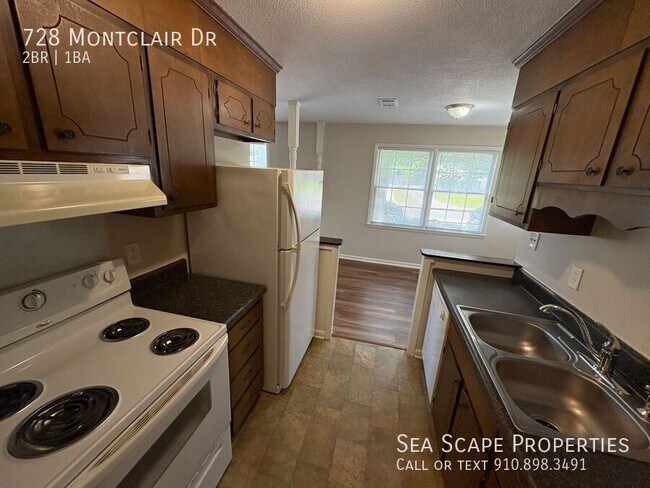 Building Photo - 728 Montclair Dr