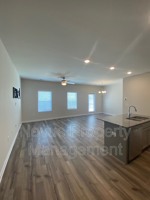 Building Photo - 1182 Westhampton Wy