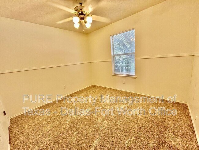 Building Photo - 824 Blue Ridge Dr