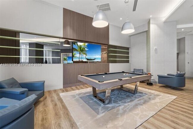 Building Photo - 333 Las Olas Way