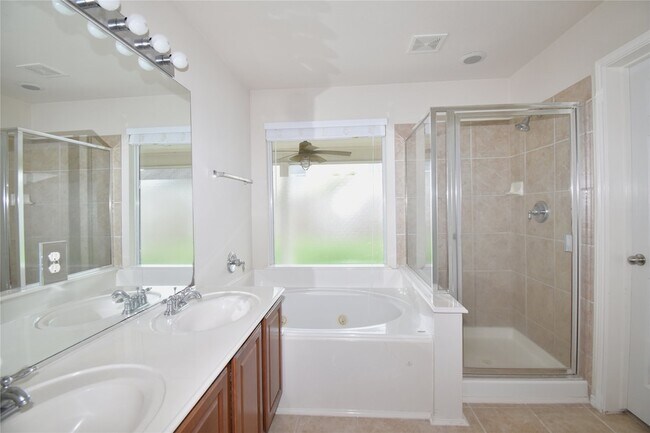 Building Photo - 30315 Castle Forest Dr