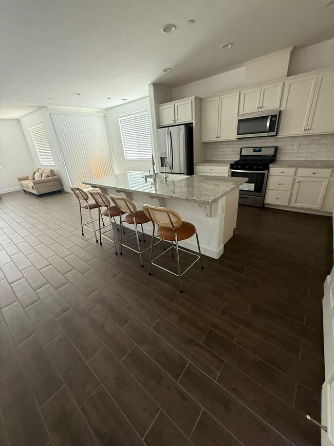 Building Photo - Stunning 4-Bedroom Family Home – Available Now!