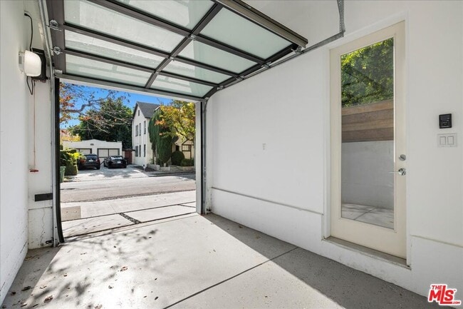 Building Photo - 8149 Waring Ave