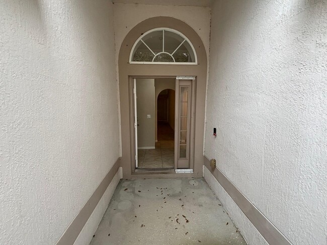 Building Photo - 1736 La Maderia Dr