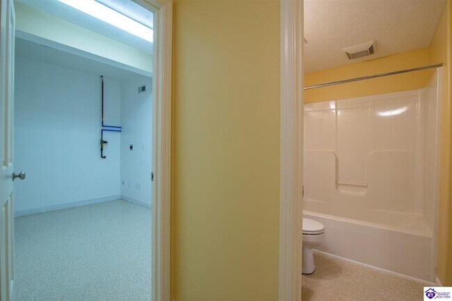 Building Photo - 243 Emmaus Cir