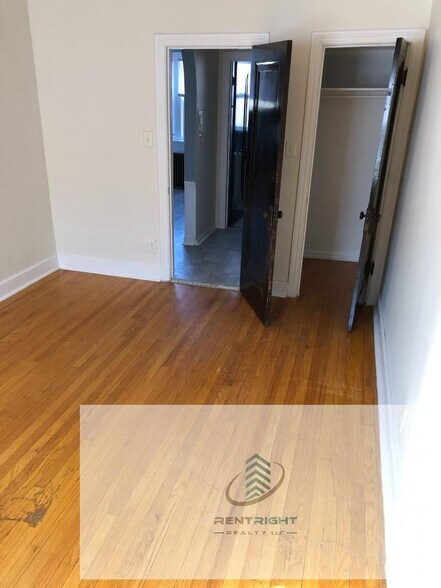 Building Photo - 4645 N Elston Ave