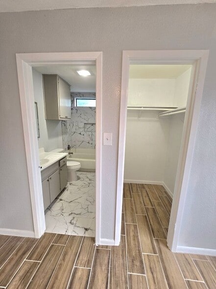 Building Photo - 1417 Hyridge Cir