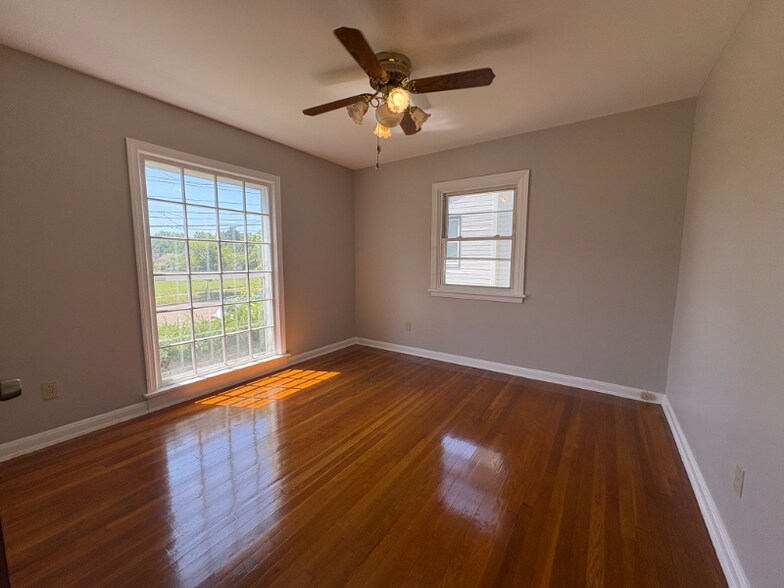 Building Photo - 1055 Whittier Ave