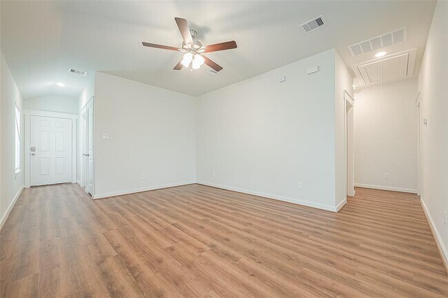 Building Photo - 7538 Coral Ter Dr