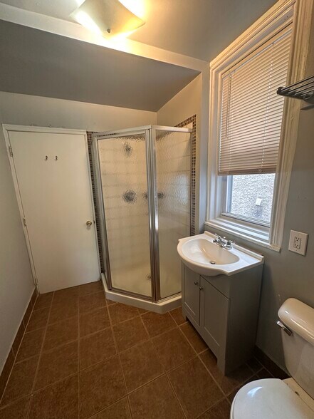 Building Photo - 852 Perkiomen St