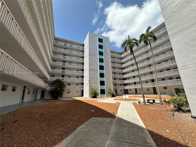 Building Photo - 15600 NW 7th Ave