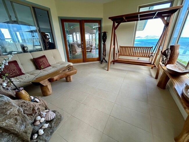 Building Photo - Hawaii living at its best.  Beautiful Kaneohe Bay front.