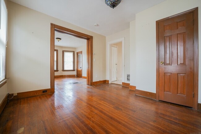 Building Photo - 134 Gorham Ave